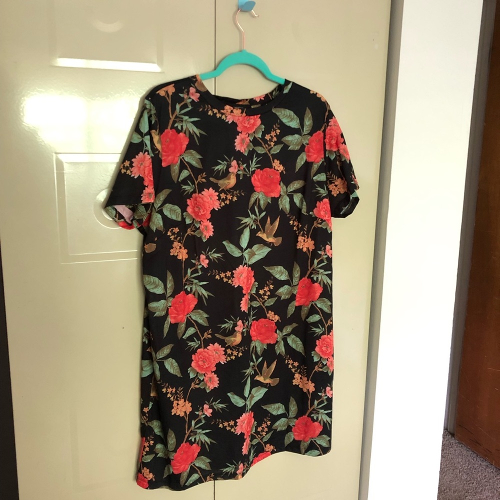 F21+ Floral T-shirt Dress 2x